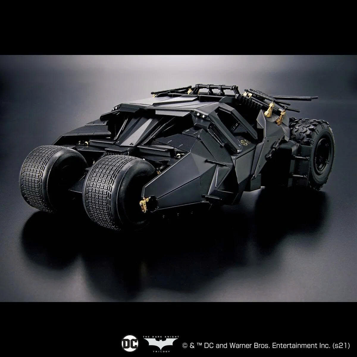 MÔ HÌNH LẮP RÁP XE 1/35 SCALE MODEL KIT BATMOBILE (BATMAN BEGINS Ver.) Thumbnail